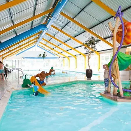 Sleeps 8 Pool Wifi T644075